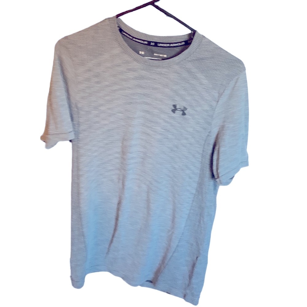Under armour gray athletic tee - Picture 2 of 3